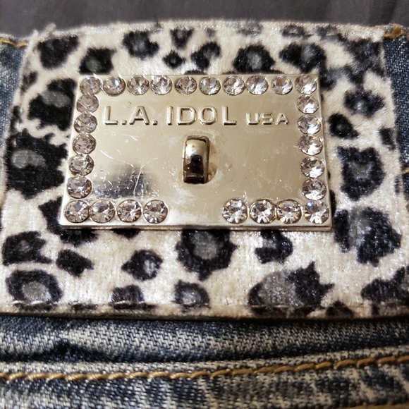 L.A.Idol Edgy Capris Denim - Picture 9 of 12